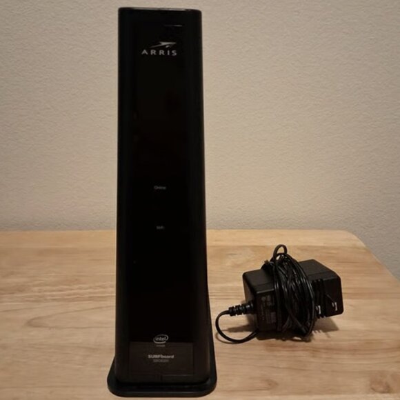 ARRIS SURFboard SBG8300 DOCSIS 3.1 Gigabit Cable Modem & Wi-Fi Router - Picture 1 of 3